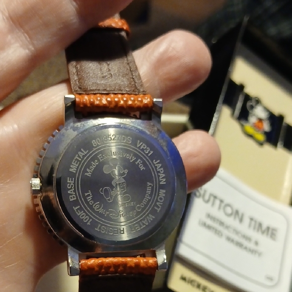 Disney Goofy Basketball Watch - Green and Orange - Picture 6 of 6